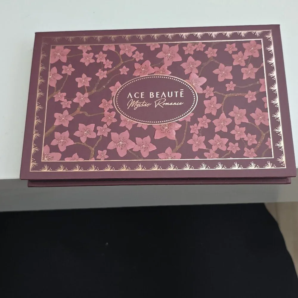 ACE BEAUTE - Mystic Romance Eyeshadow Palette - 15 Beautiful Colors - NEW!!!